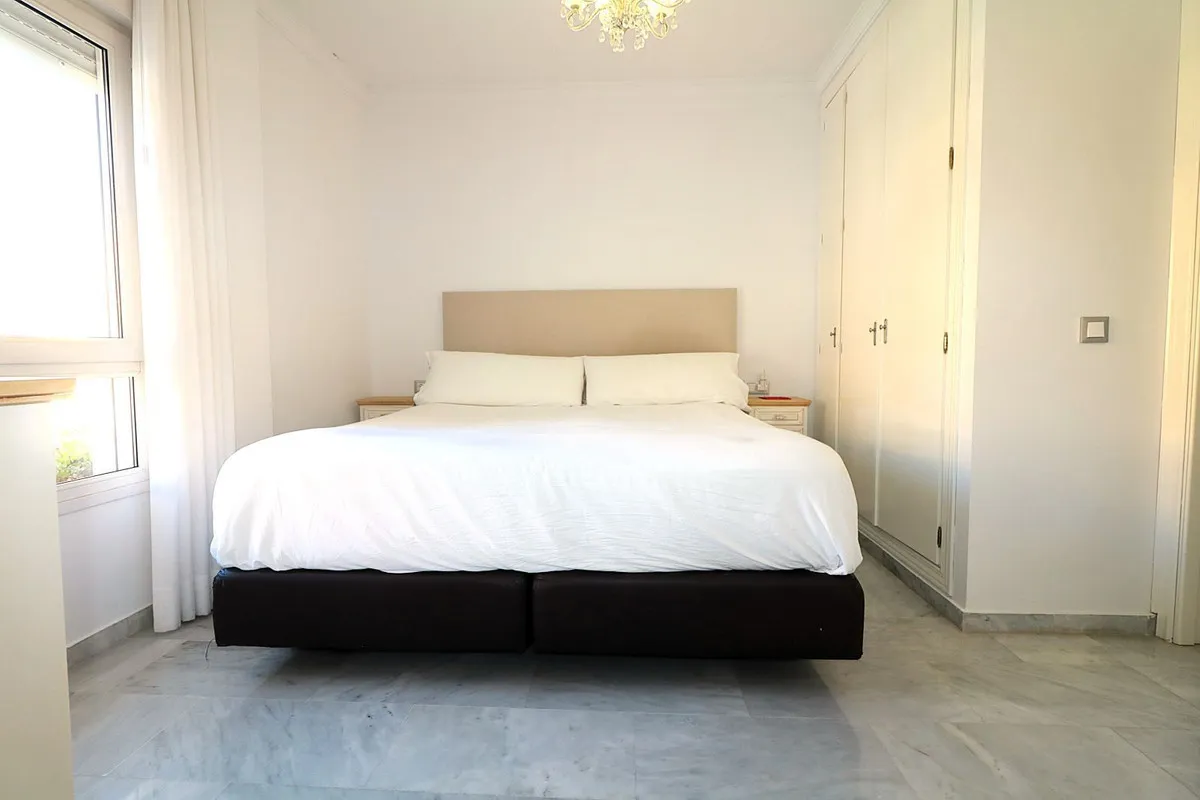 0f3b5fdf-770a-4b88-b8c7-4e68c75e534d