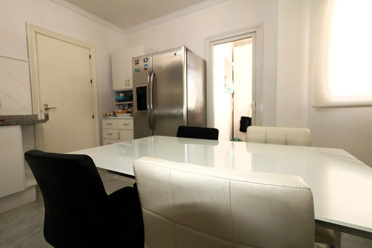 1b7b12f5-aed9-4b8f-bc82-37f6cd63b2ae