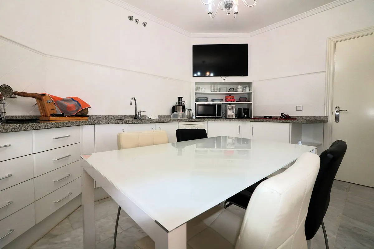 f6bda967-fd21-4fa1-b44c-85ead0ea4cbb