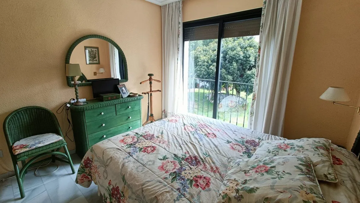 aaedfb54-3c8a-48f4-a9ab-95640a8b31c9