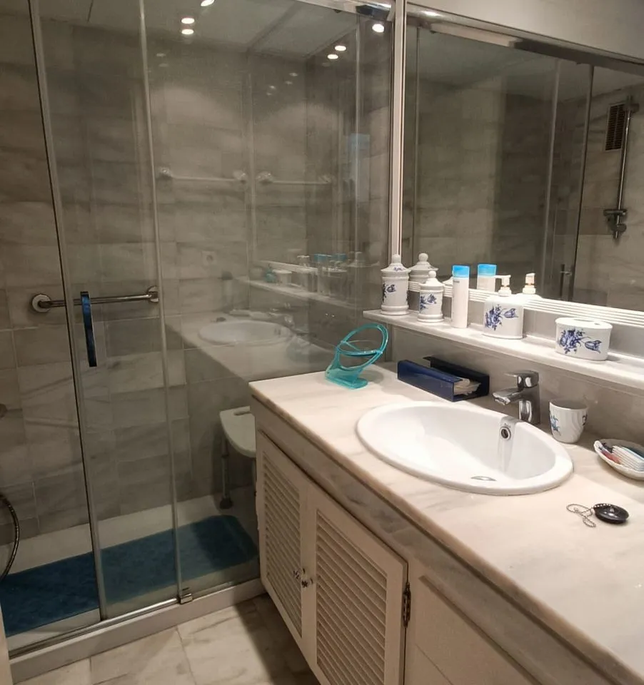 c75e8d23-39a3-4122-a498-263d75a824ec