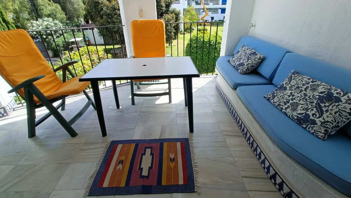 d524a076-0d38-4395-93ef-63afa442315b