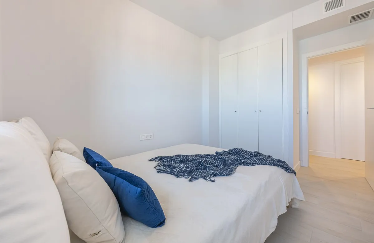 7e758b2a-a942-4d8c-98fc-c9ae5d4f1127