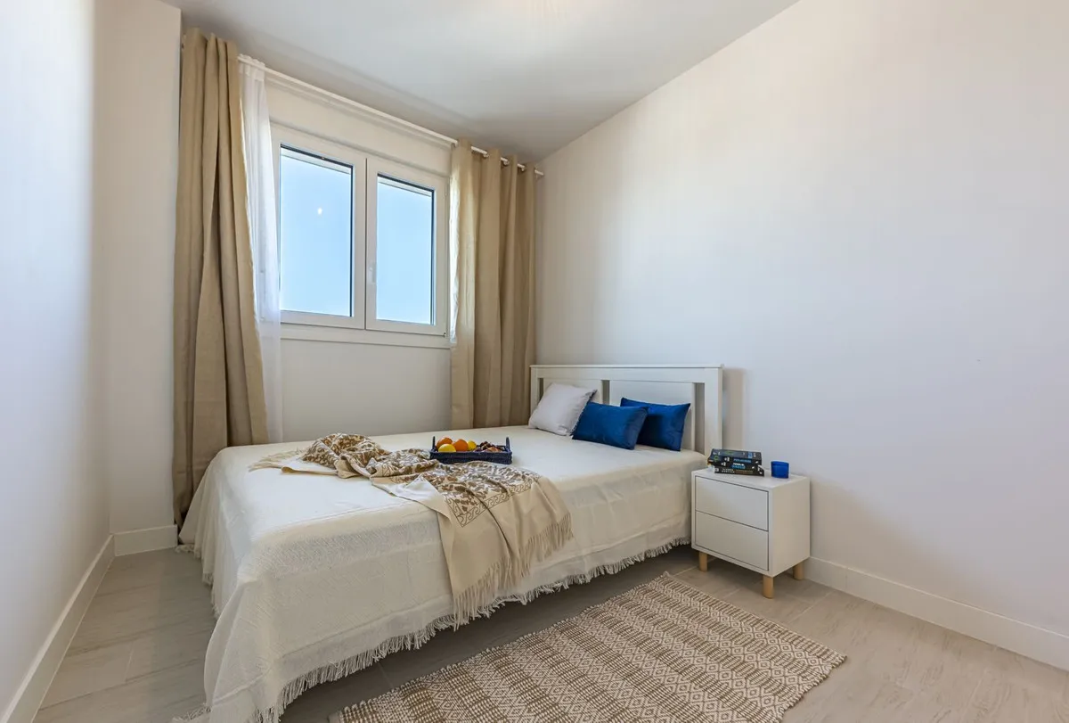 d9dc53fb-86c1-4a67-a85e-7e754205208d