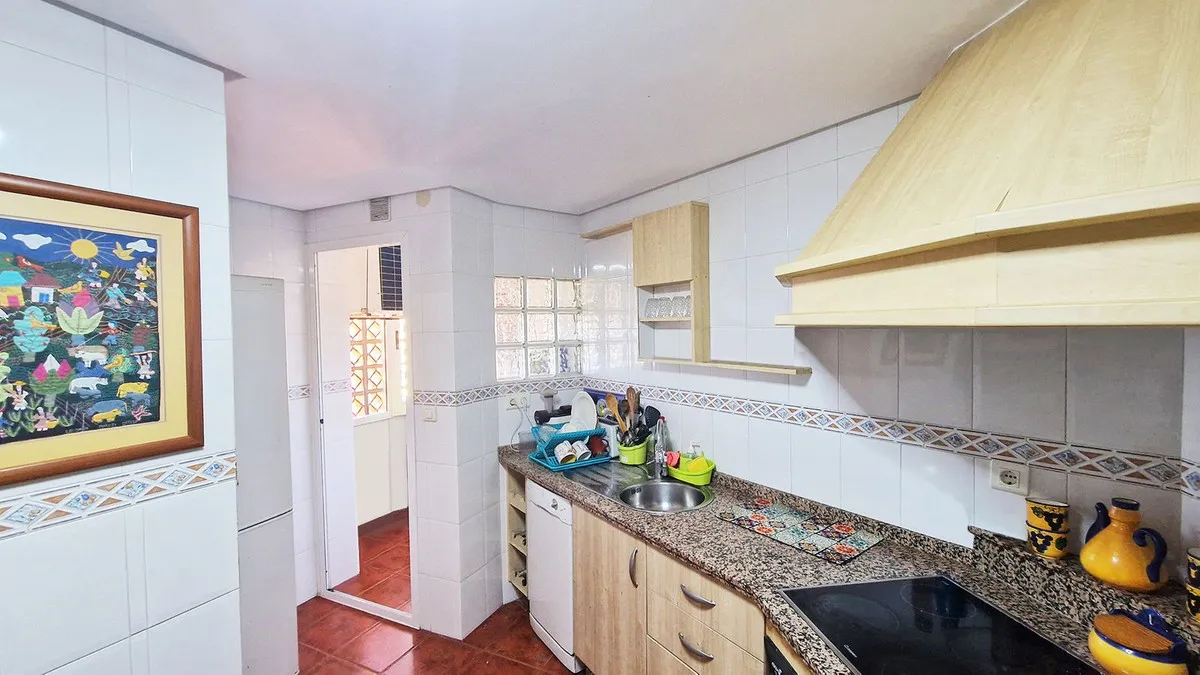 aea3d88a-6836-45ee-bfde-47f108a3a92c