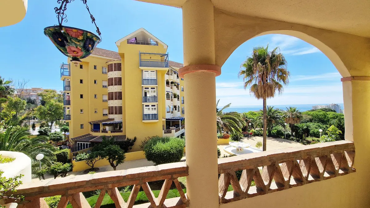 b6c83e29-0bb9-4ad0-8b13-6c5571c275c2