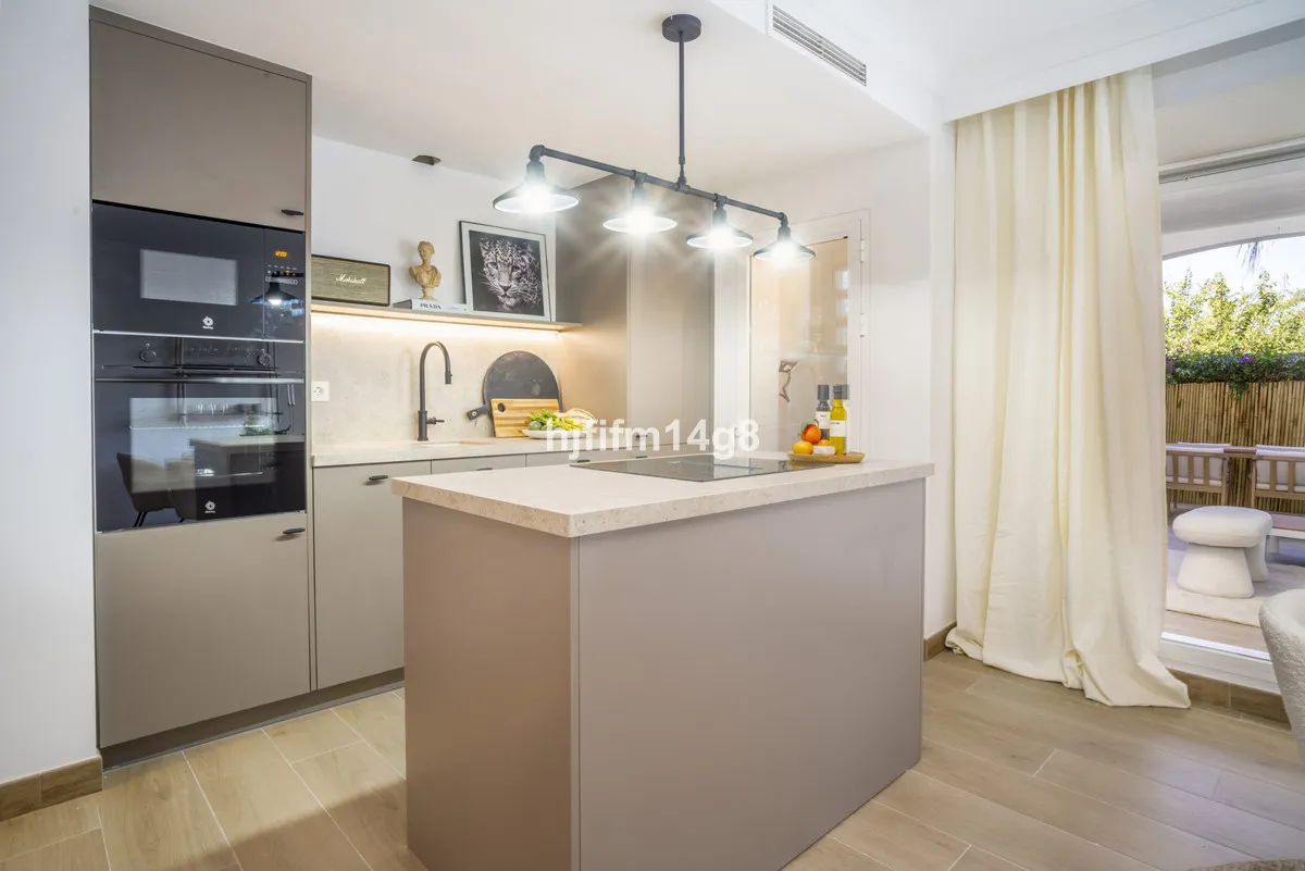 4b243764-ea10-4f02-a0d2-9e73d60f65ab