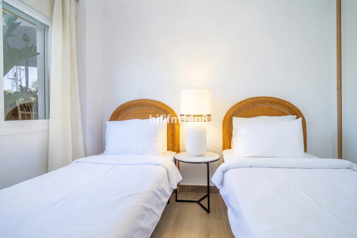 5f585579-da1d-407b-ae66-3ef5dfbe2fab