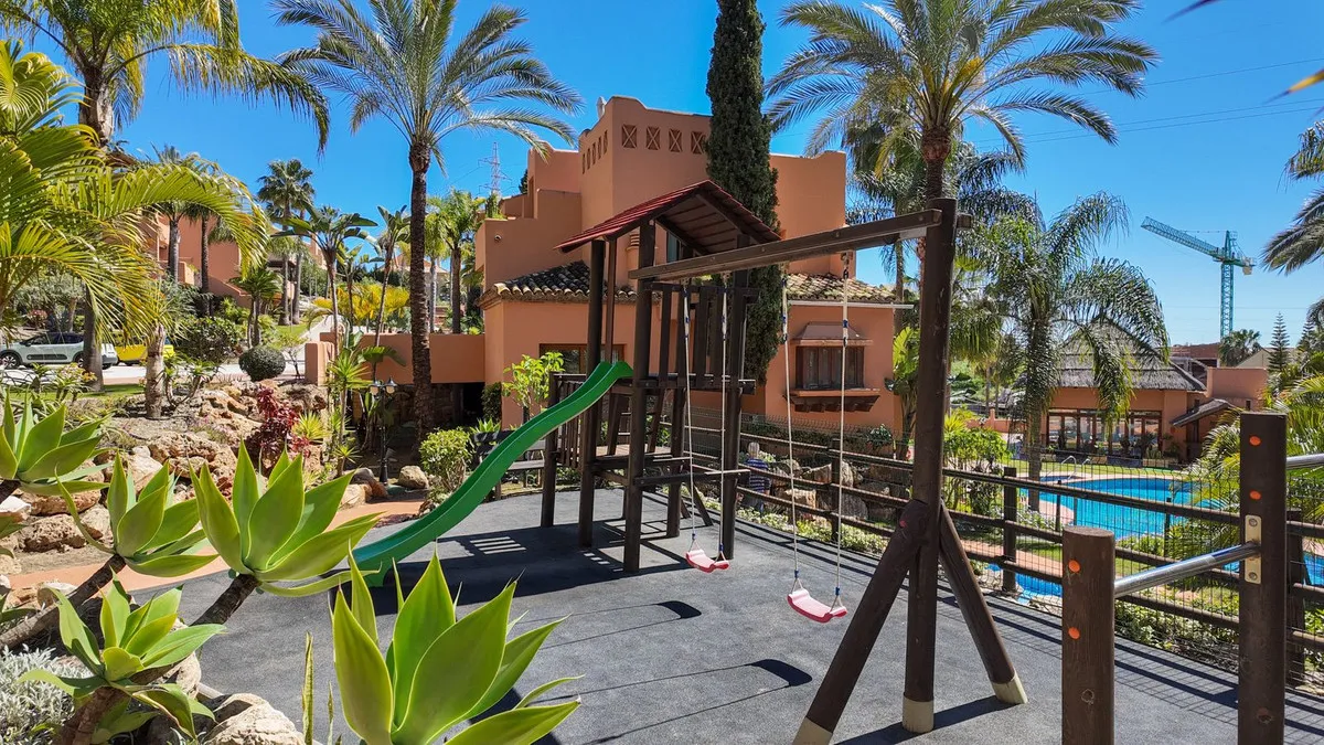 14e0a435-7e41-4d05-93dd-7f57b5a362c0