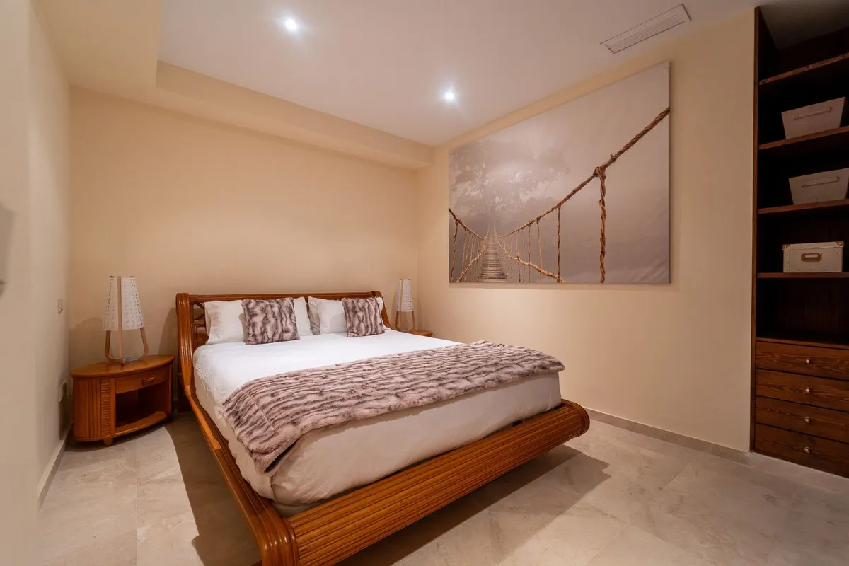 62128193-c1a6-44bb-860c-1603ccd5233b