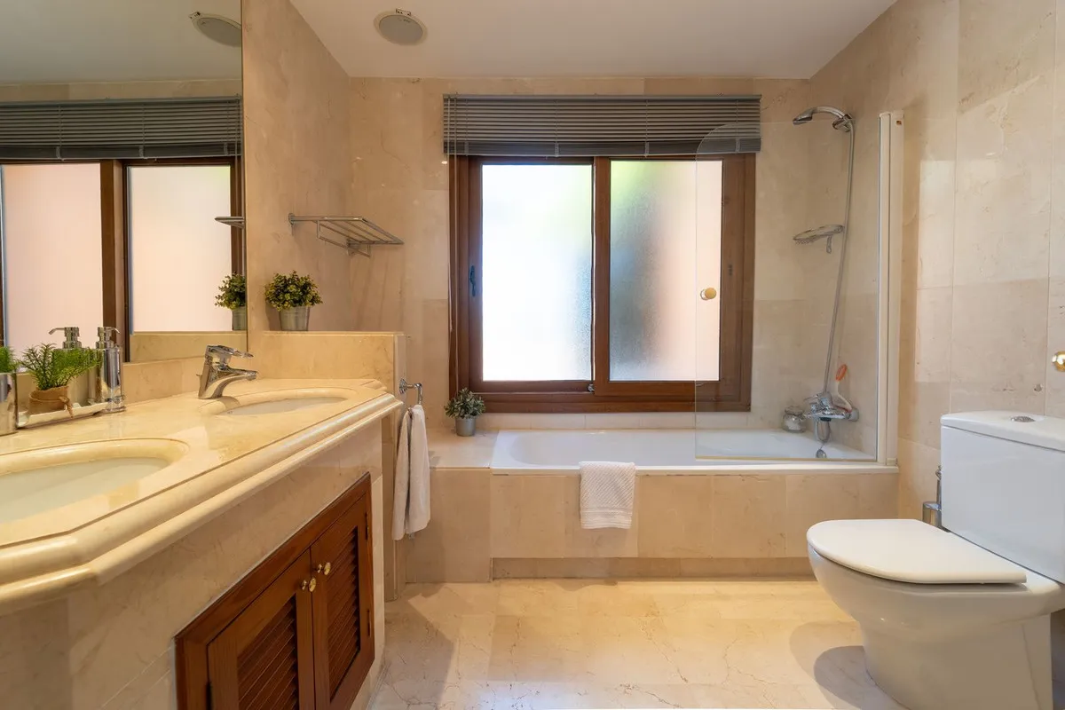 a7766105-7dd6-461c-97c4-618362e771a2