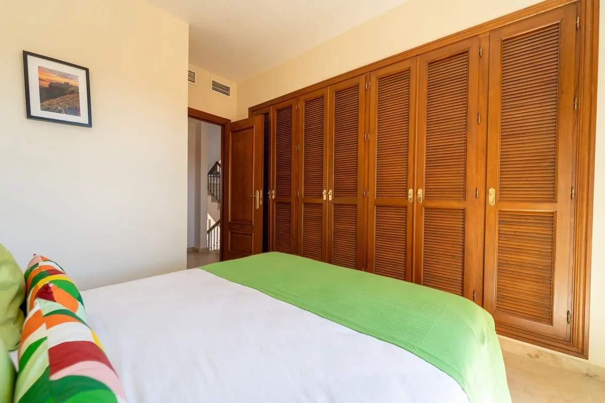 c64ae4f5-3cff-4b79-be27-a92d3999c264