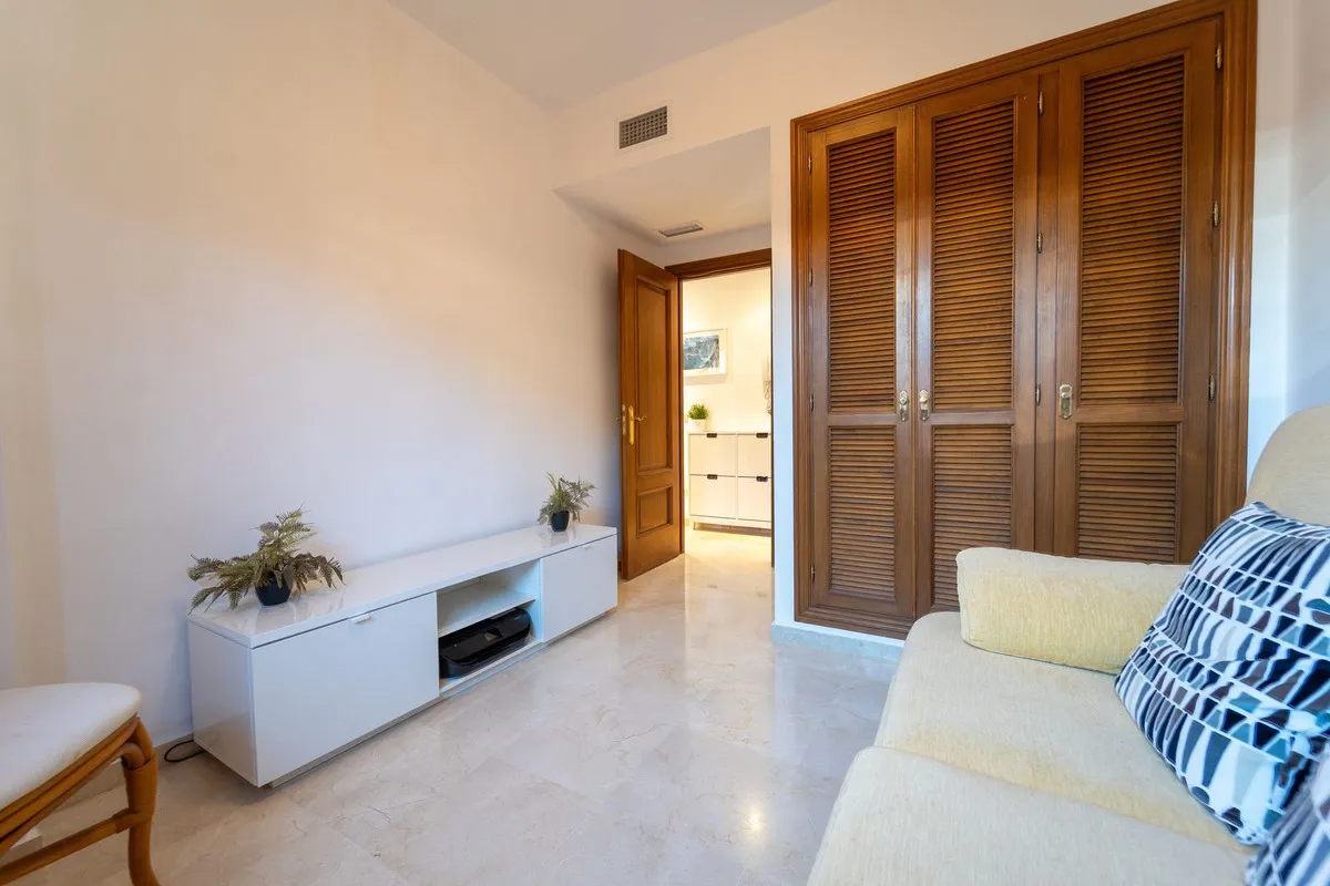 ea78e3ff-fd1c-4186-880f-9eaef019eda4