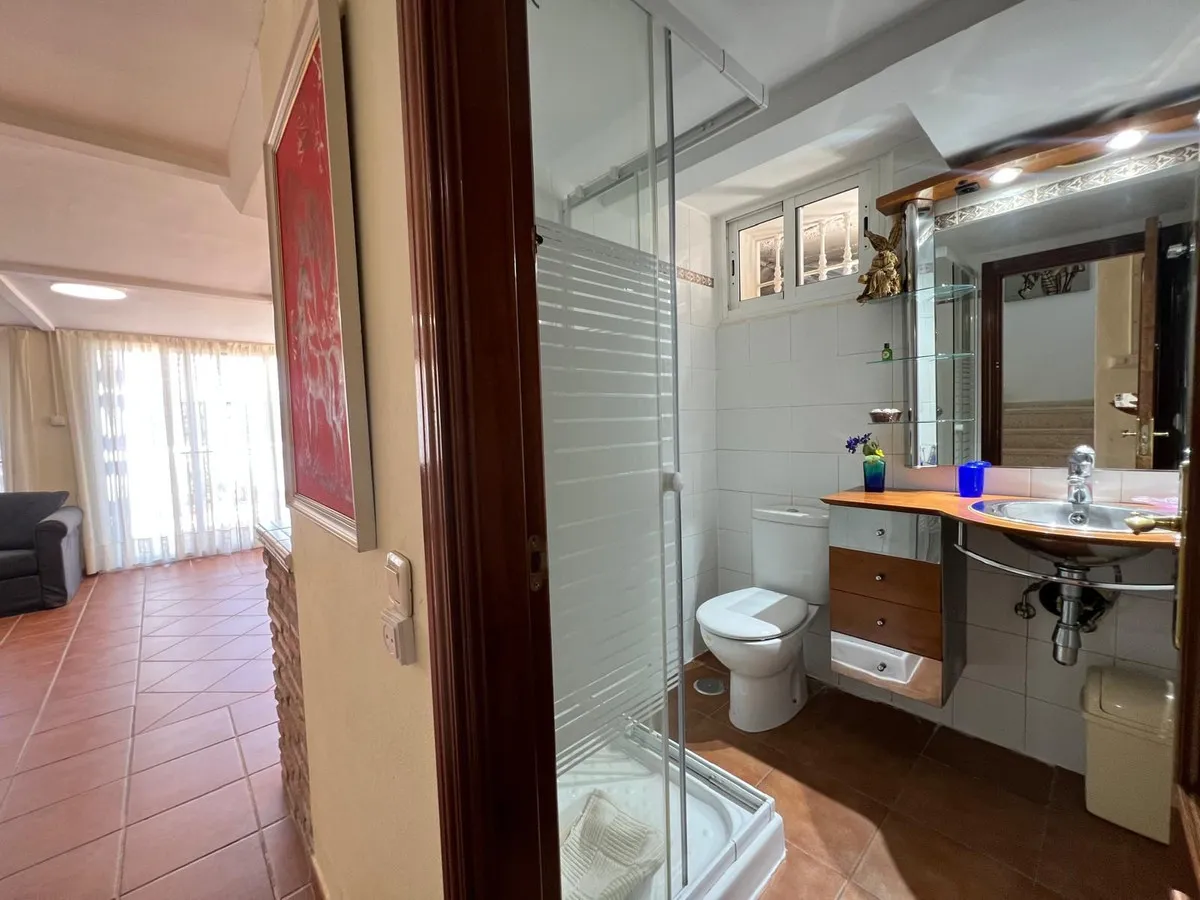 6c8396cf-aafd-4032-ba9f-6c57346baa4d