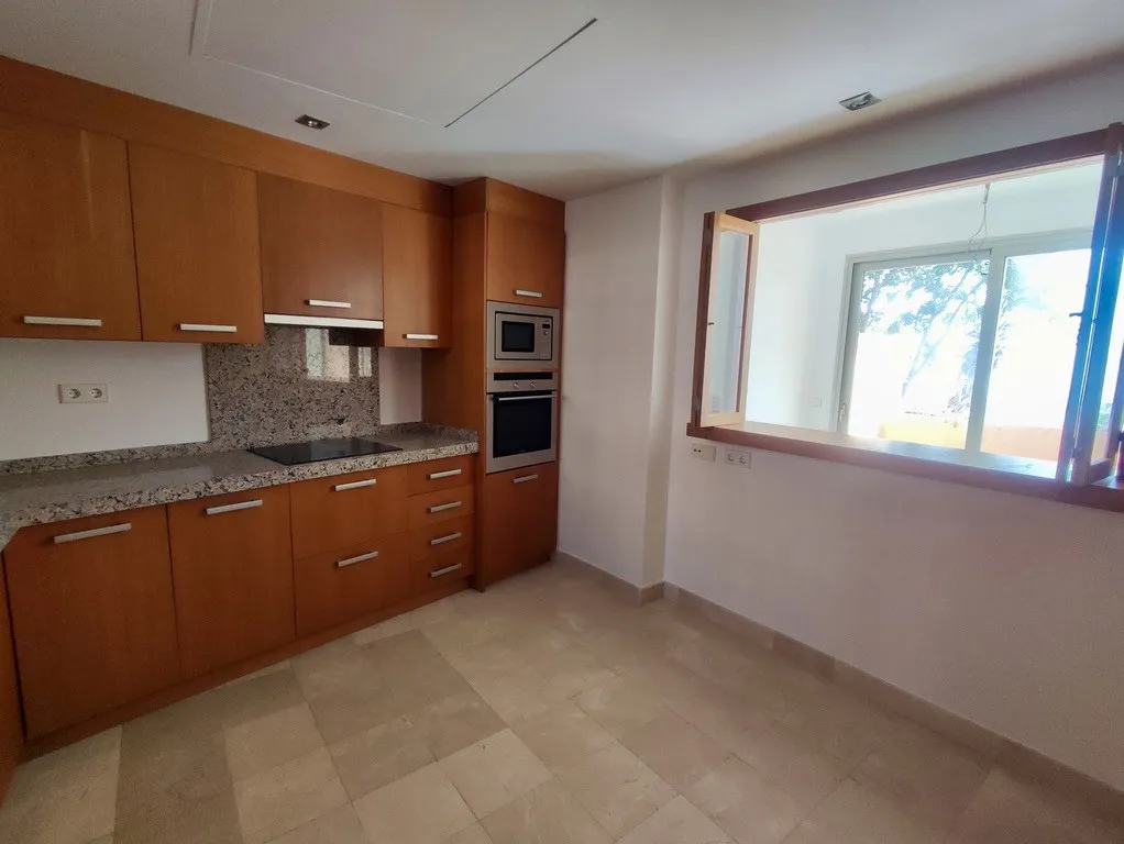 06e8b38f-e91d-48b7-b95e-29b72a88a265