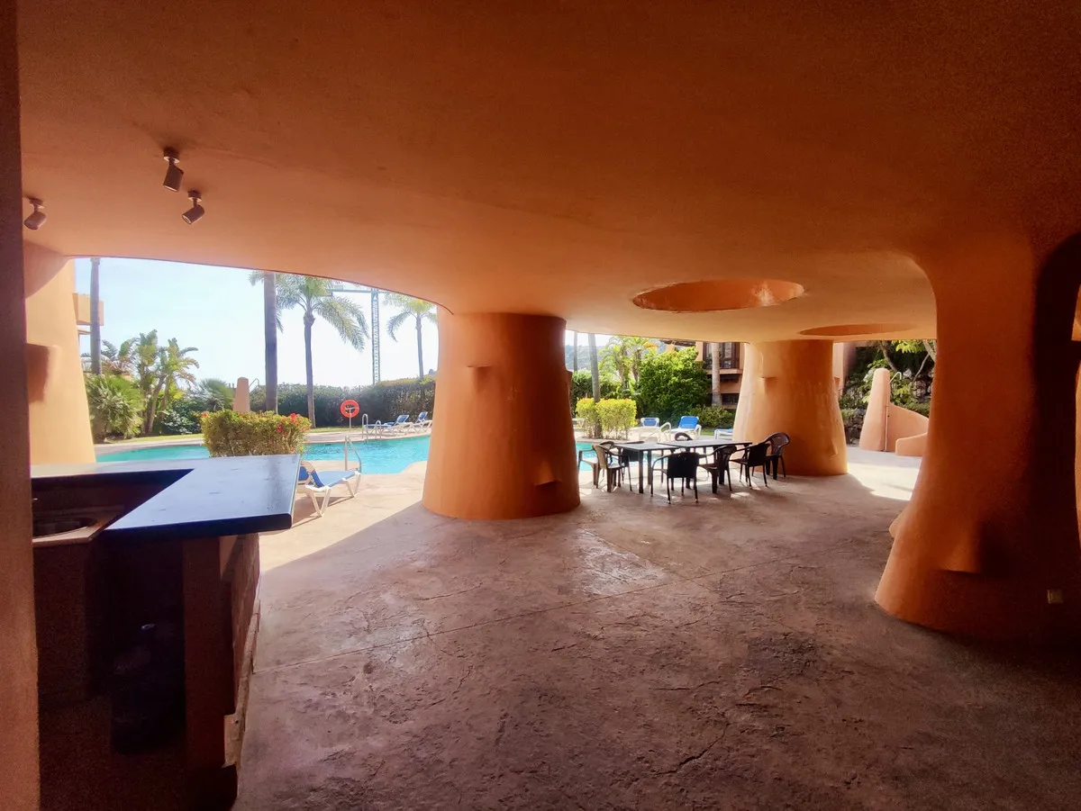 250b2518-8f2a-45d0-91aa-7fd7aeffd8f0