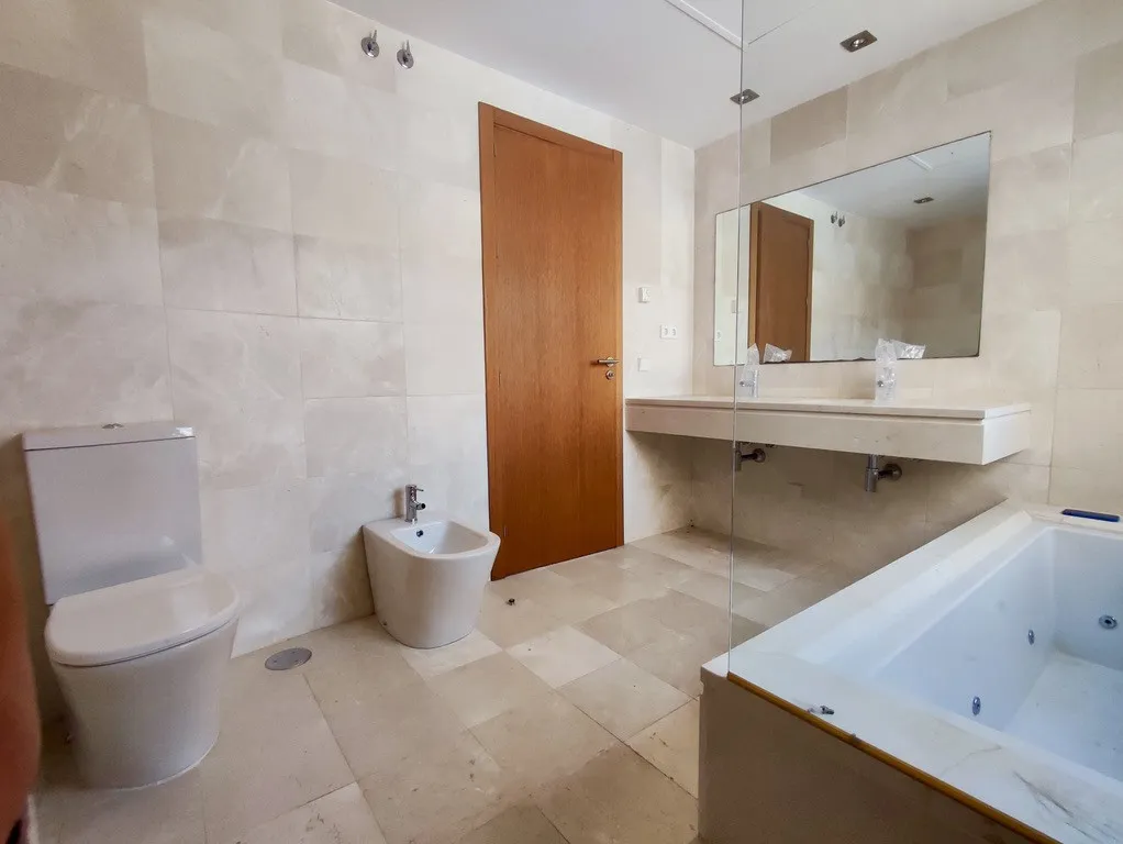 f597f9eb-8e4c-4ae1-8b17-86e87e37e727