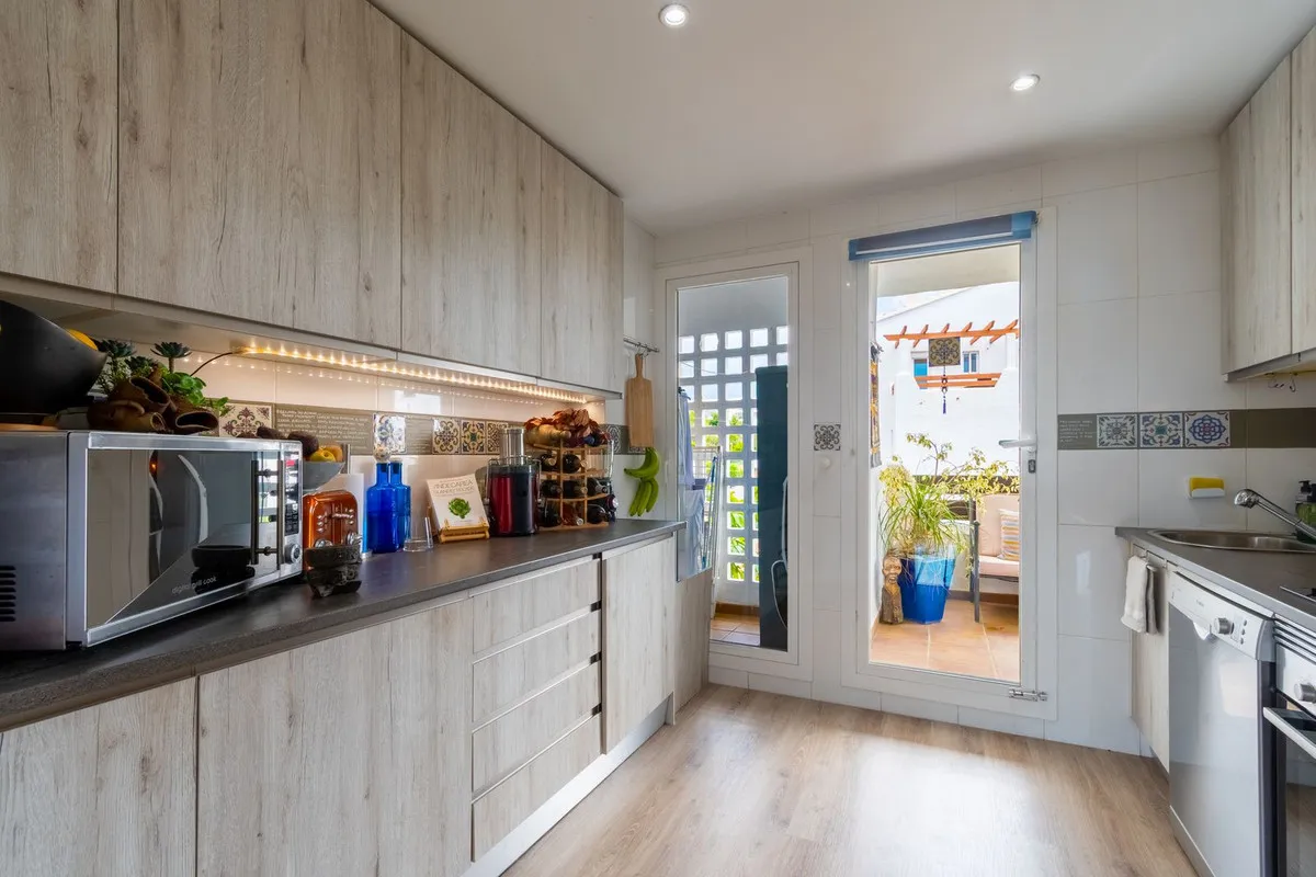 222d5e76-9a1b-4ffe-8254-a599f98e99b9