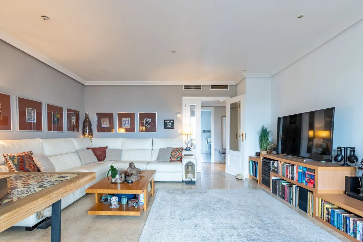 a4070c17-9db4-49c1-a512-eb036e4b66ce