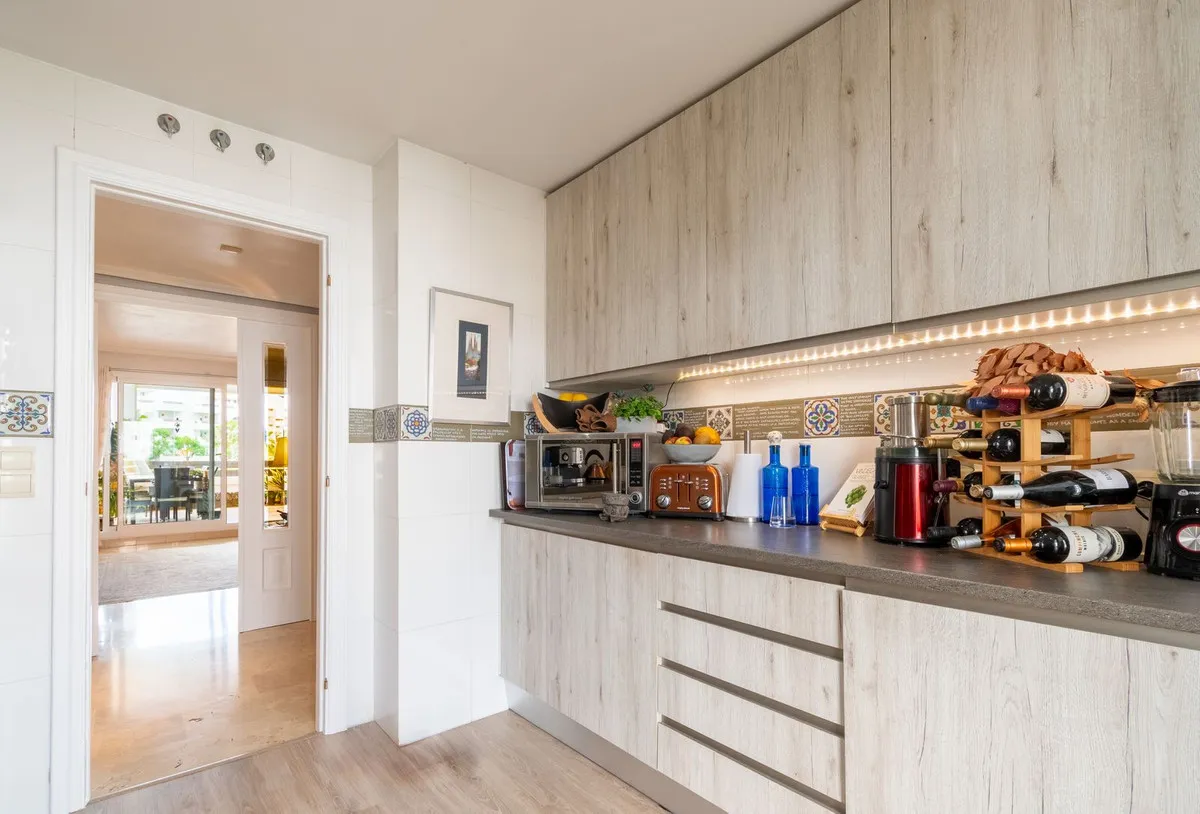 c3e84c24-d313-472f-b96c-74566429bf46