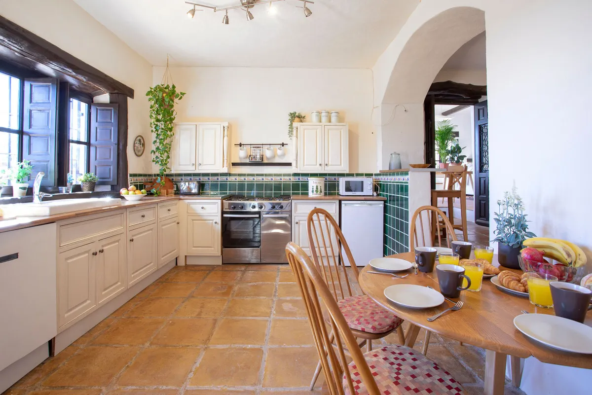 ce592ada-d3d0-41f5-bb89-3a49adeb4e79