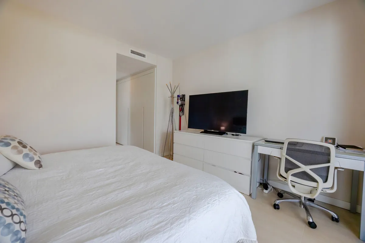 884de9db-0ee7-4e25-bf34-7e8638b1a94b