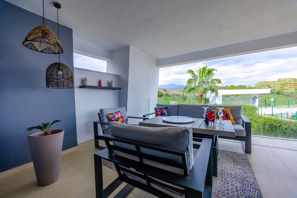 bd8b8ef9-9c18-4979-ae74-3aab8a593bc0