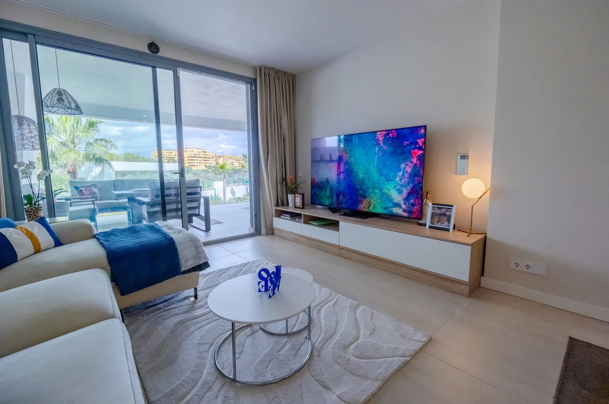 f2a7dd0c-7452-4775-8243-75af8617f806