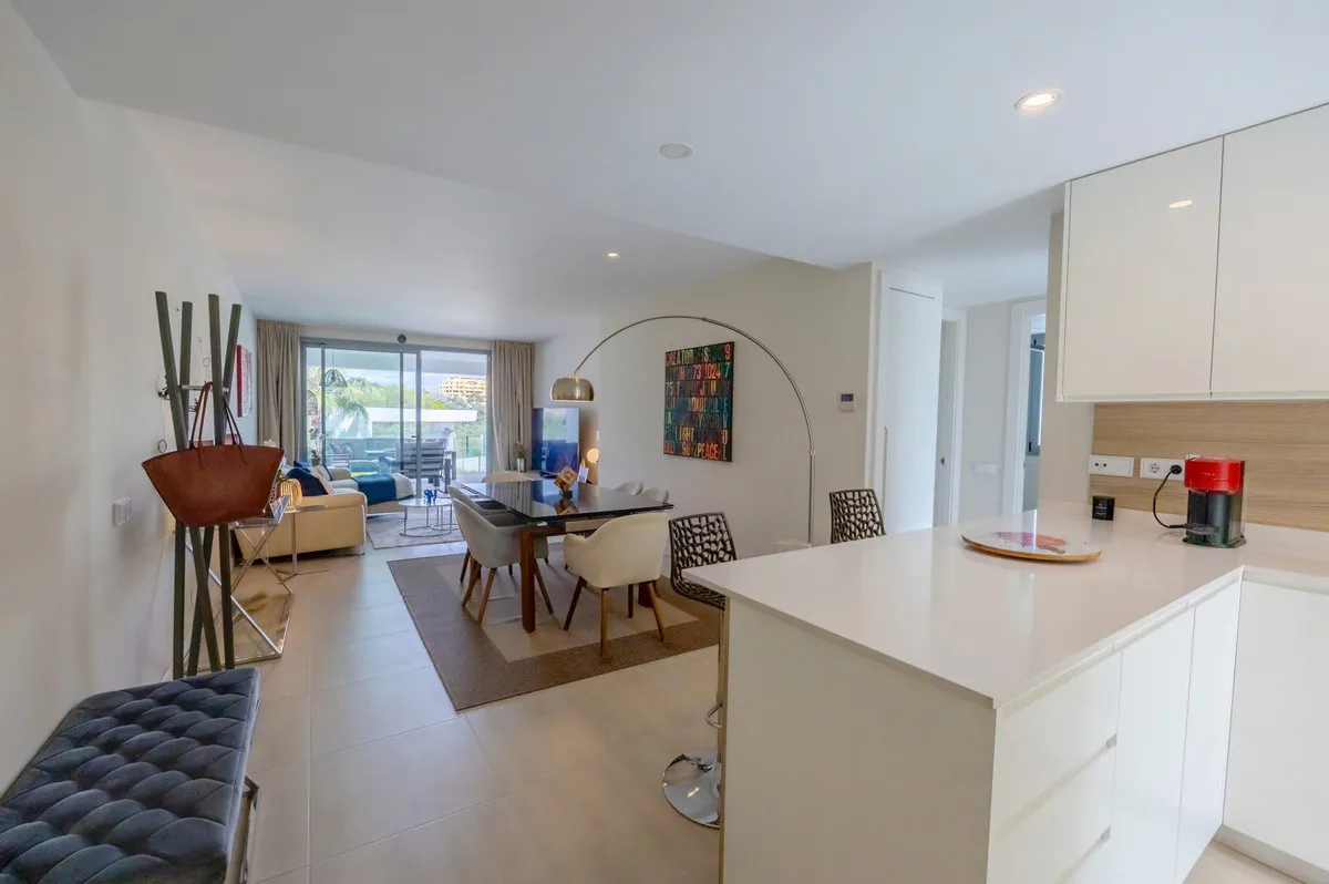 f8b35ed4-f34b-4a07-b7ef-c7609b939243