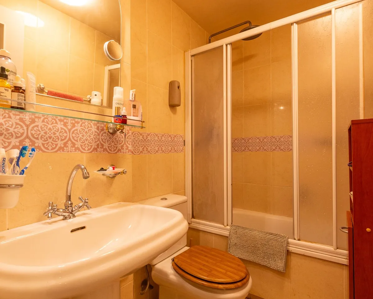 7f841983-4856-475a-a76f-570cabda8860