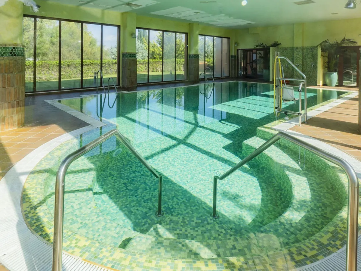 595bdfe3-f281-480f-8ddb-6c6851d67a82