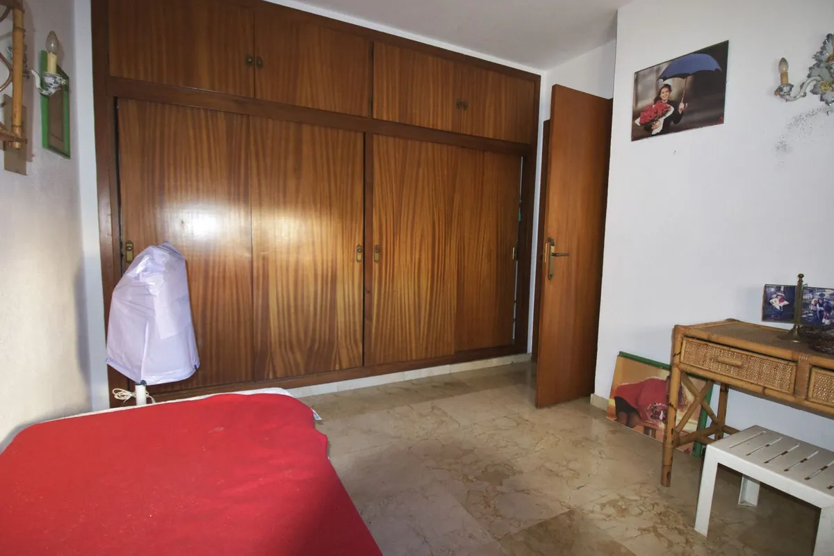 4f8b689a-fc34-40a5-9be7-f1dccc6d5d51