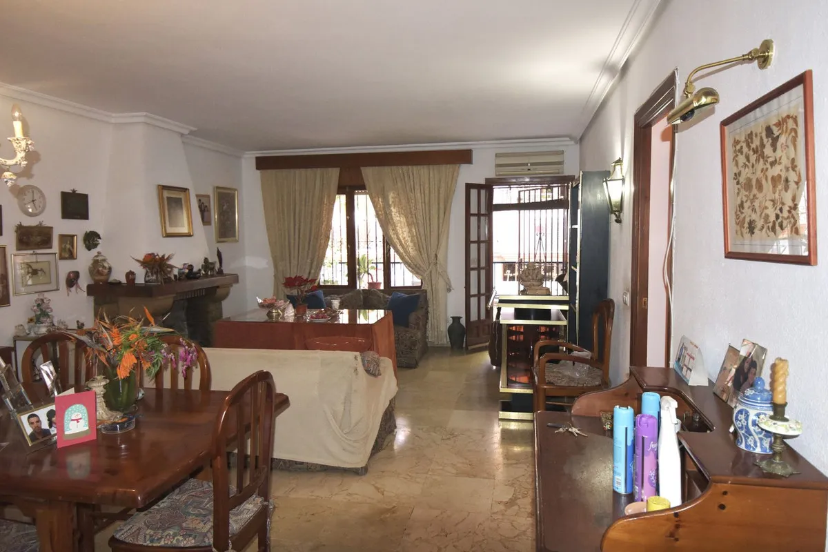 e6405438-e1bc-4dd7-a266-444dbb294414