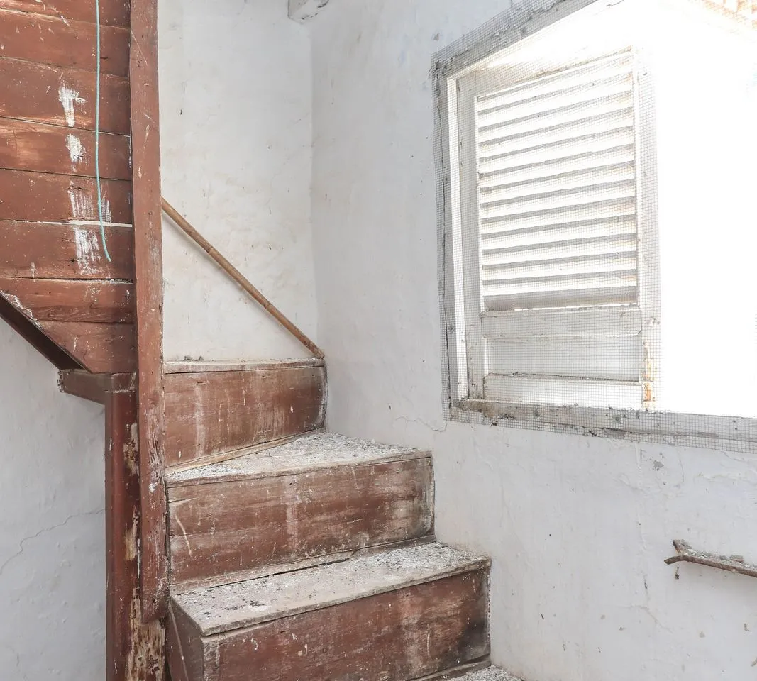 4ca81f77-7628-4a6f-9bbc-696fa37b1a9b