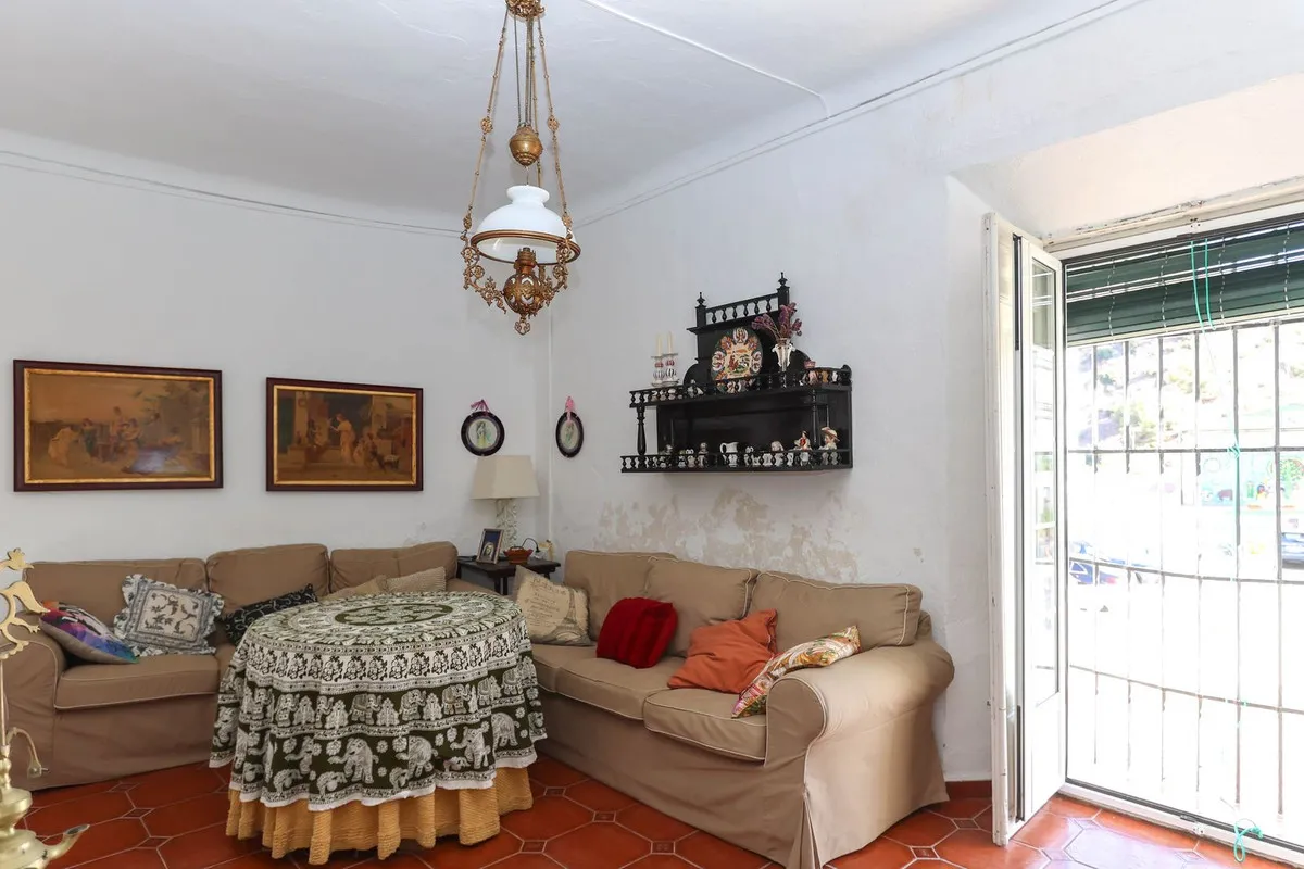 eebe143a-a2a8-4eb8-bf27-462fdc030c20