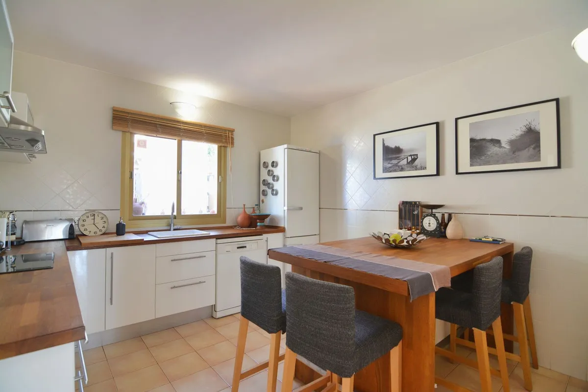 24de0d15-1ae5-4605-92ad-73da218cf1ec