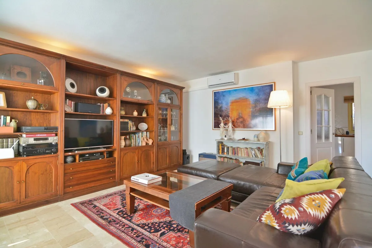 54ff039c-4f36-4ad8-b794-dd7e514e827f