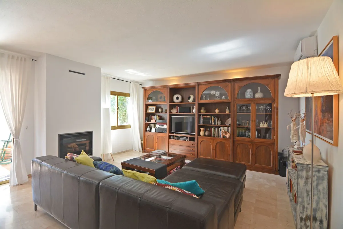 7a194ad4-14e6-4a74-ac1e-0c949c51d9c2