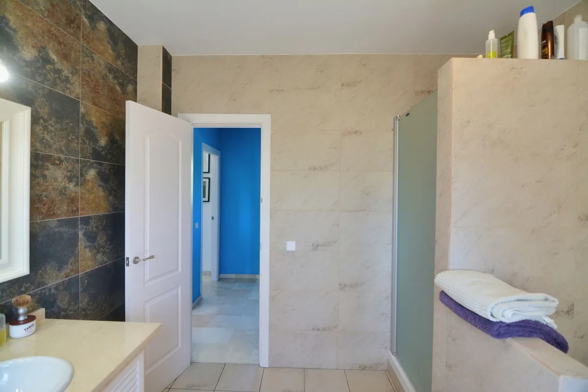 7d024aa2-1a34-47d1-9efd-47903bf9342e