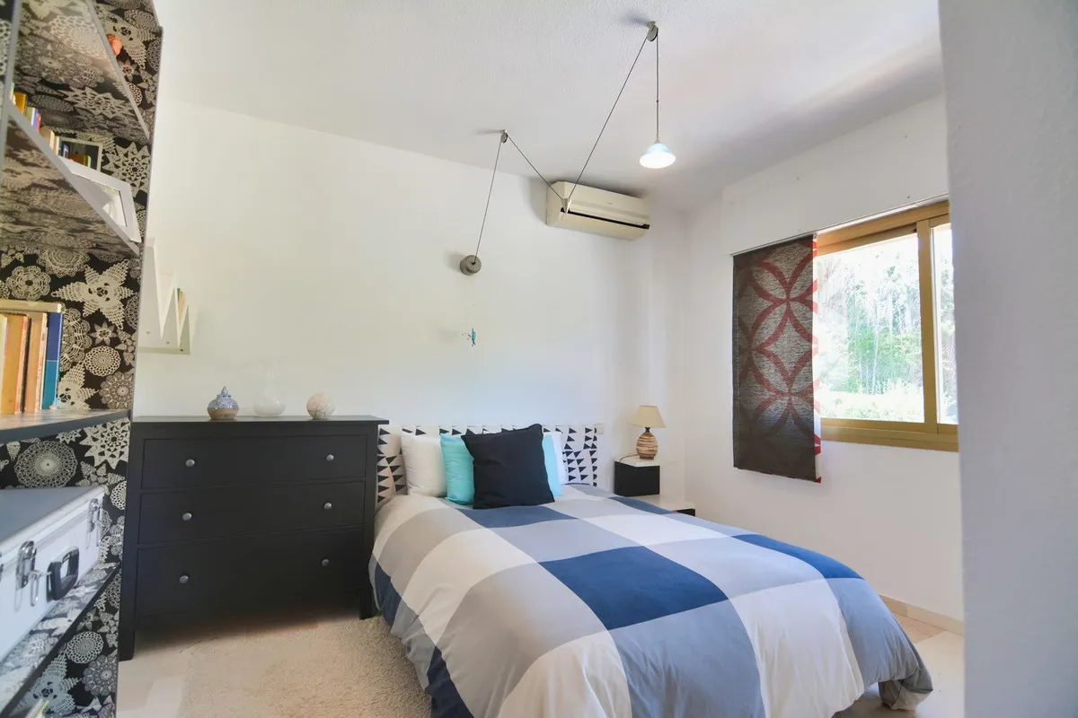 82737769-4f81-4fc1-a4c5-9f4e05626dec