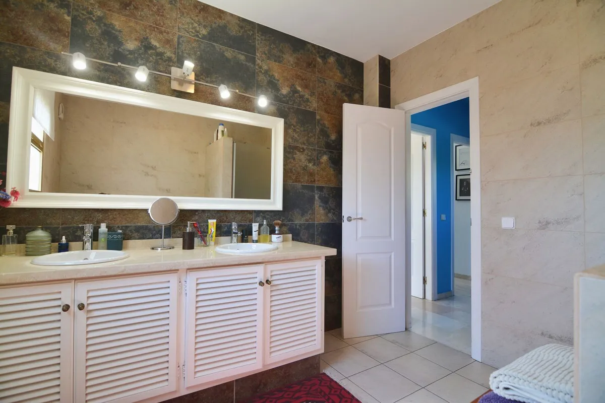 e9b2eb55-c652-4dfe-a5c2-514ab5facf30