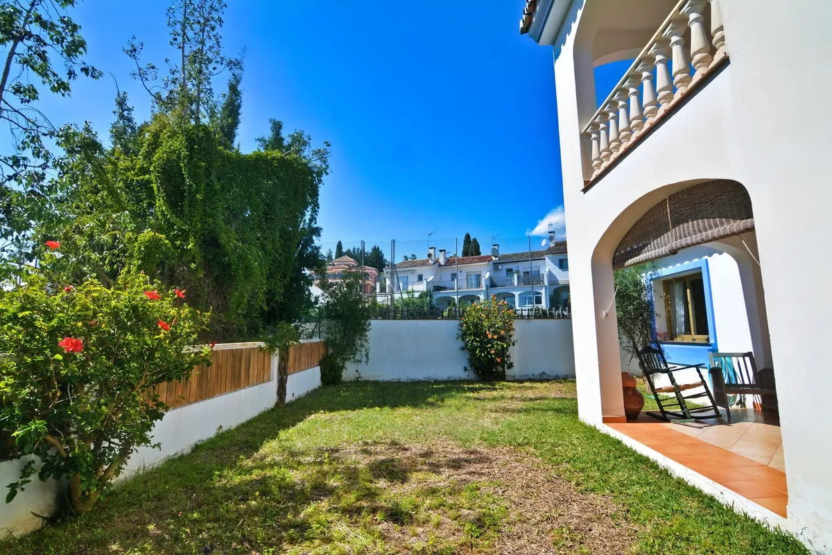 f9732587-23a6-404e-80e2-b77ab0abbb50