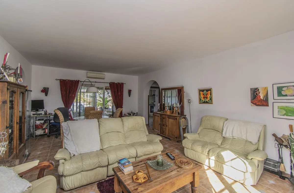 8b56f0a7-3330-487c-a367-adb3843751d7