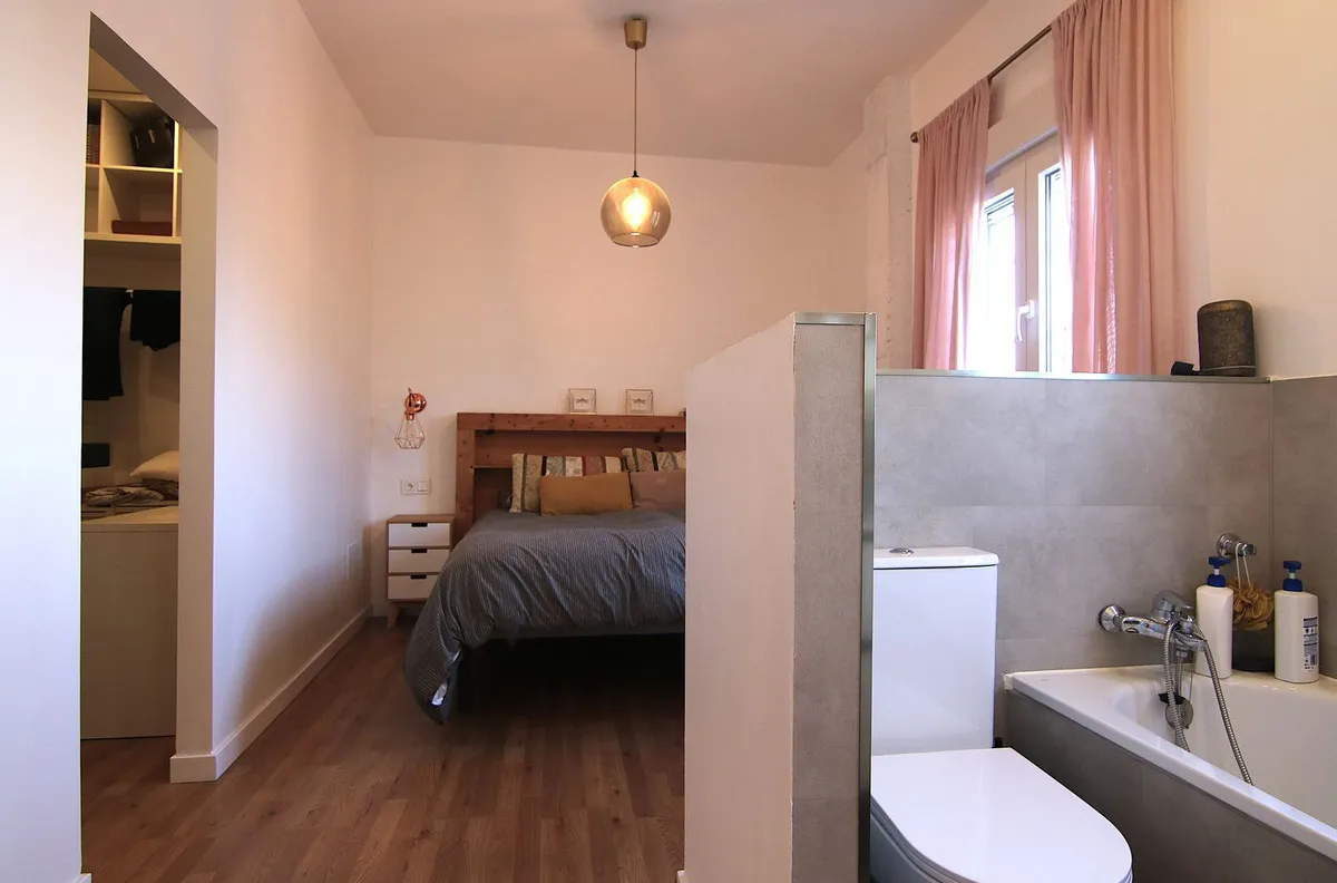 f7b9b3db-4306-4fae-a357-72af384ba985