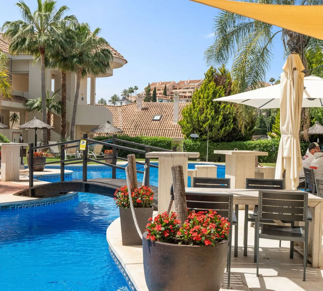 eac6a22a-b062-437a-9762-3f0b6265b1a8