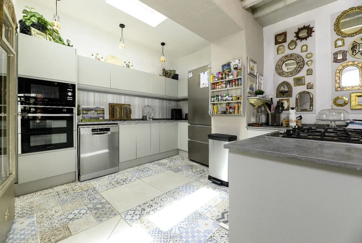 958fd9ce-1579-4bc4-a01f-00250d88b56f