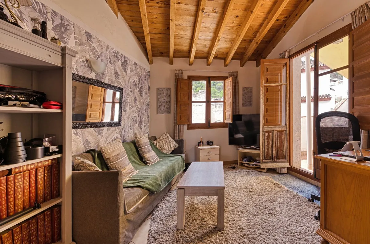 d7bc2719-9aef-4282-87eb-5a1d5d447621