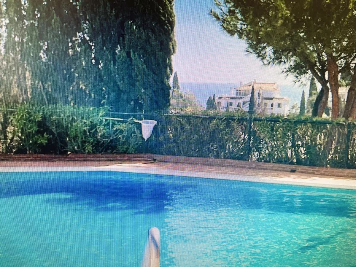 0da7c7b1-a972-4cd5-be61-fd7a5e12b261