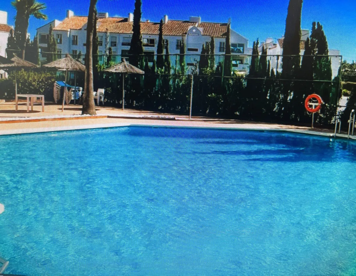 c071b5bf-6f64-4fbd-bd2a-a78458d74f81