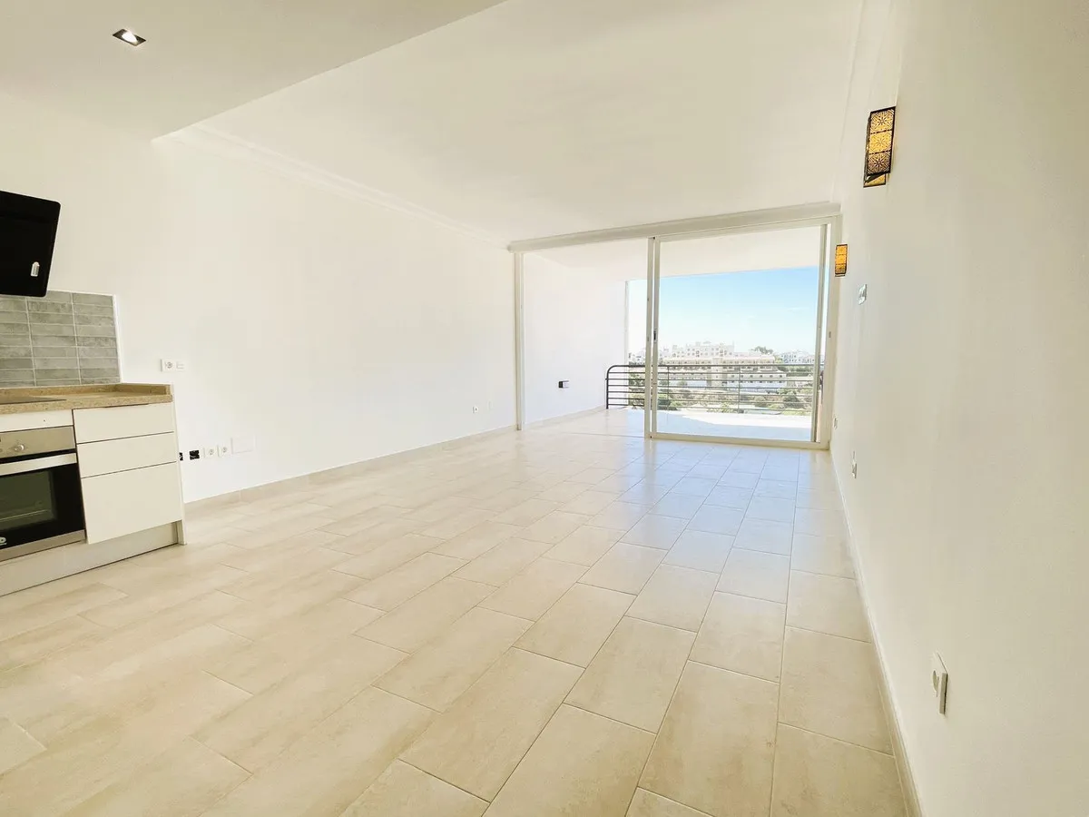 dc3e50b0-3c5c-4b82-a78e-70e079bae168